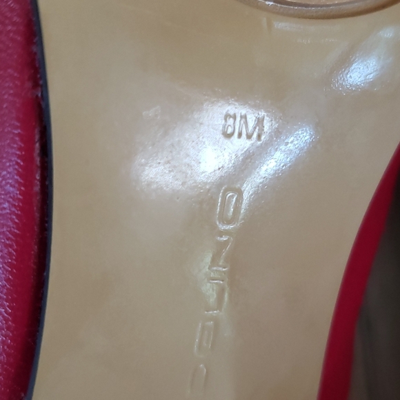 Bandolino Vintage Inspired Peep Toe Pumps - Picture 8 of 8